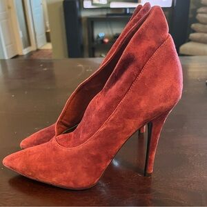 Nine West Vintage Suede Maroon High Heel Booties Size 8.5 with 4.5 inch heels.